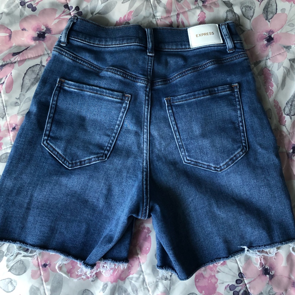 Midi Rise Express Shorts